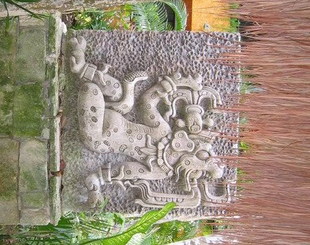 玛雅人圣井纪念碑